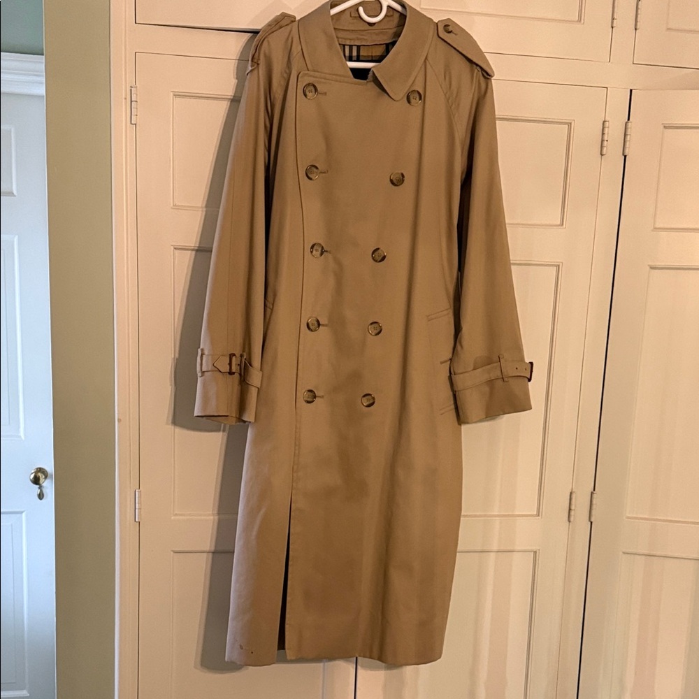 Burberry Men’s Trench. Mint.
